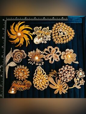 15 Piece Gold Tone Brooch Pin Lot Flower Rhinestone Costume Jewelry